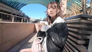 SIRO-5511 【初拍】酒窝是爱情陷阱！像偶像一样可爱的娇小女孩，申请体验快感是什么感觉？！长靴和迷你裙展现绝对领域，让任何男人都为之倾倒！礼貌的口交松山南