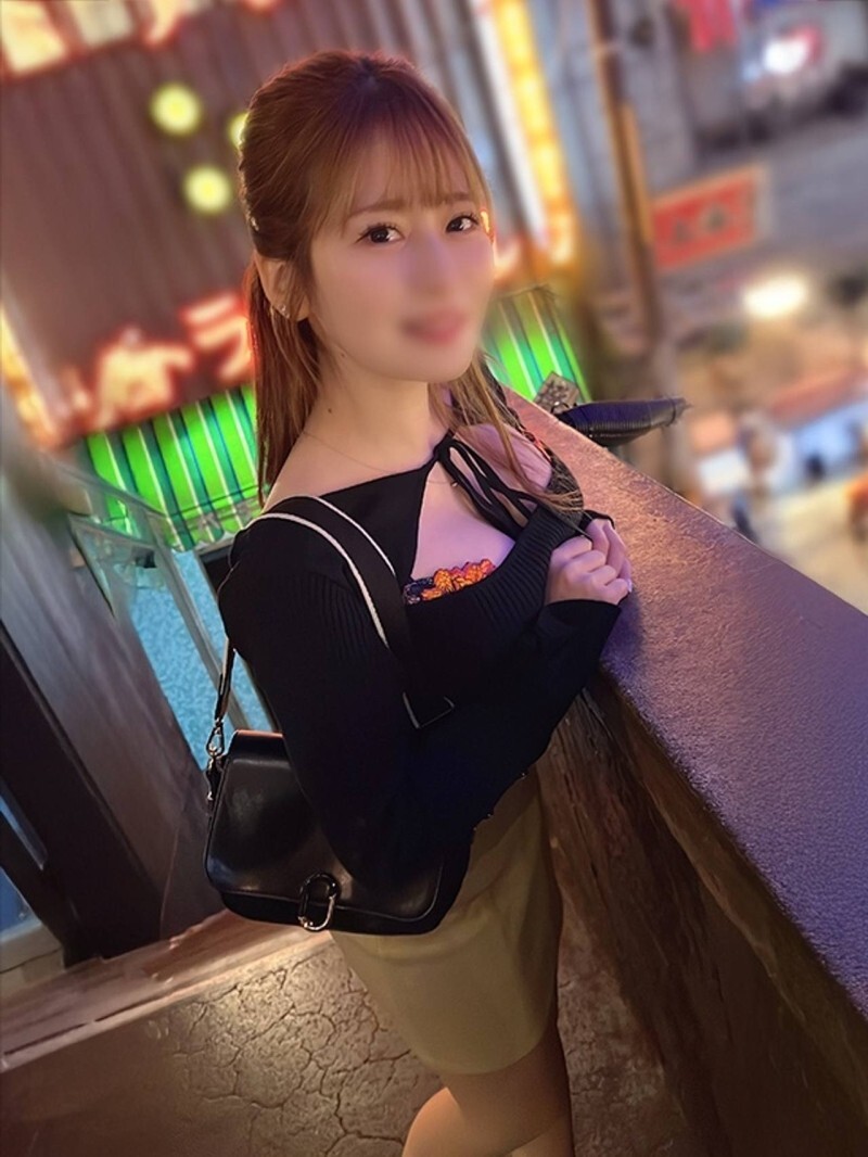 FC2-PPV-4789125 【超级火辣，最强悍的已婚女性】一位29岁、30多岁的妻子，拥有柔软光滑的肌肤，拥抱起来感觉棒极了。Maina